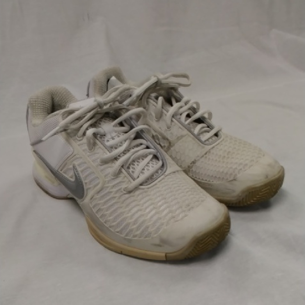 Nike Cream and Silver Running Shoes